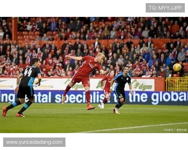 戴维斯边路站位显威，助力球队近期表现稳健，迎来逆转胜局