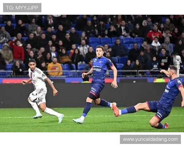 里昂球队结构解析:当前阵容框架与战术体系分析 里昂球队结构解析:当前阵容框架与战术体系分析