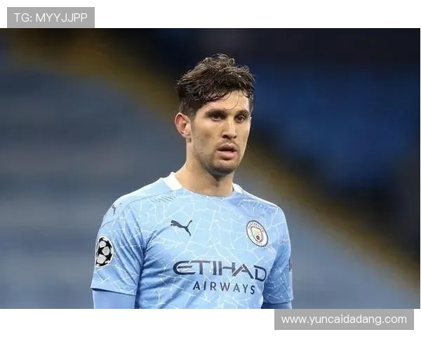 约翰·斯通斯：从传统中卫到战术多面手的角色跃迁