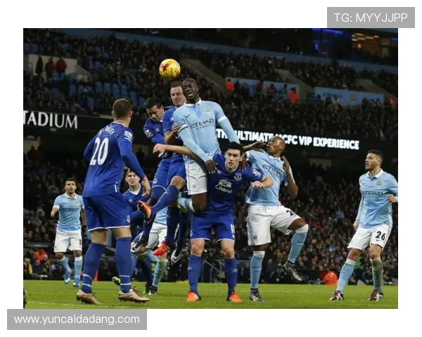 本泽马 vs 莱万:中锋战术角色与进攻效率之争 本泽马 vs 莱万:中锋战术角色与进攻效率之争